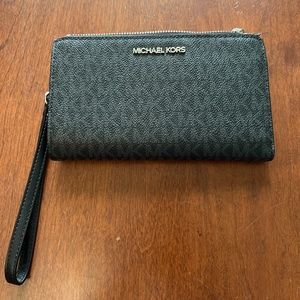 Michael Kors wristlet wallet